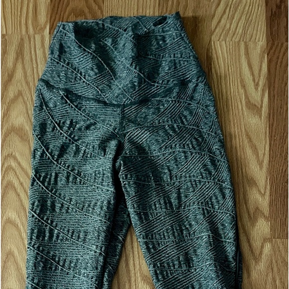 abs2b FITNESS APPAREL Booty Scrunch Grey Athletic LEGGINGS Size XS - Picture 9 of 9